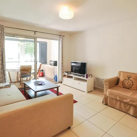 Awesome In With Kitchenette Apartamento